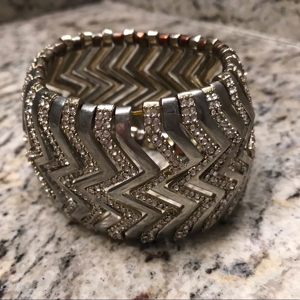 Chevron cuff
